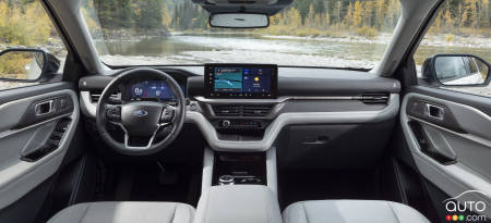 2025 Ford Explorer Platinum, interior