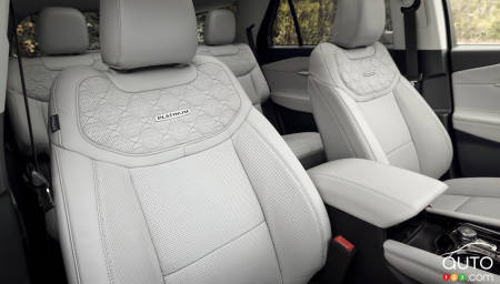 2025 Ford Explorer Platinum, seats