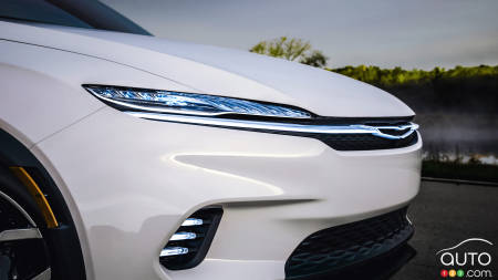Chrysler Pauses Electric Crossover Program