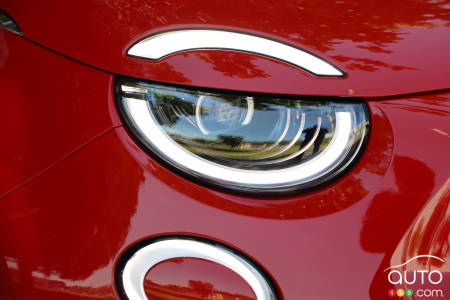 2024 Fiat 500e, headlight