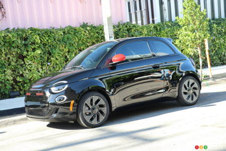 2024 Fiat 500e, in black