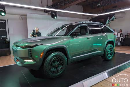 The 2024 Jeep Wagoneer S, in Trailhawk version