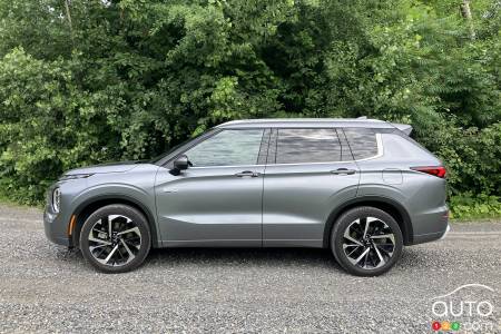 The Mitsubishi Outlander PHEV, in profile